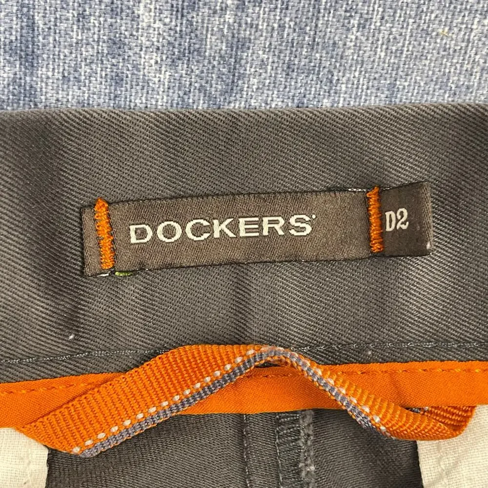Dockers D2 Straight Fit Chino Pants Men’s 34x32 Gray Flat Front 100% Cotton